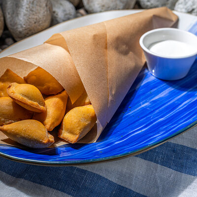 Жареные посикунчики с мясом в Селёдочная по цене 517 ₽