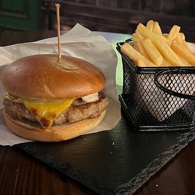 Бургер грибной в Зеленая фея по цене 800 ₽