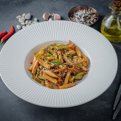 Соба с цукини, курицей и соусом терияки в Encore Cafe по цене 900 ₽