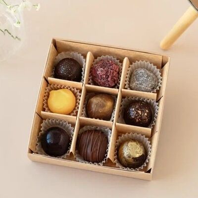 Набор шоколадных конфет ручной работы в Фыр Фыр по цене 804 ₽