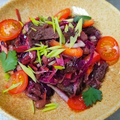 Салат с томлёной телятиной в El sol по цене 650 ₽