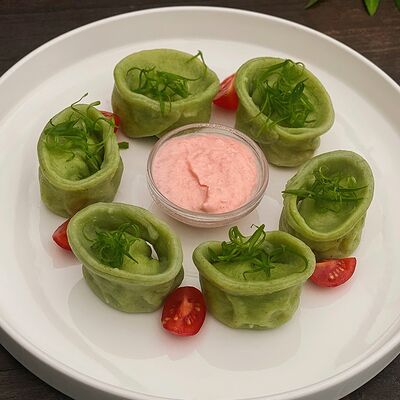 Зеленые пельмени с горбушей в Мой кофе по цене 700 ₽