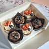 6 капкейков ассорти со сливочным кремом и свежими ягодамив Marys Cakes по цене 2290