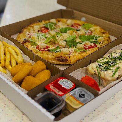 Комбо набор Цезарь в Кафе pizzburg по цене 1350 ₽