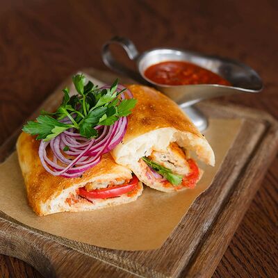 Чобан дурмак с курицей, помидорами и зеленью в Дюшес по цене 340