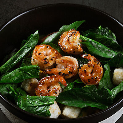 Салат с креветкой и битыми огурцами в Zuma по цене 1160 ₽