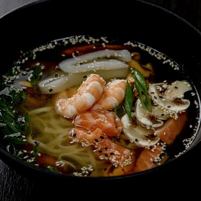 Суп Суимоно в Hot Pizza по цене 640 ₽