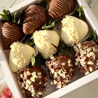 Клубника в белом и молочном шоколаде набор 05 в Libukett Либукетт по цене 2090 ₽