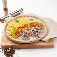 Бефстроганов с пюре в 3952