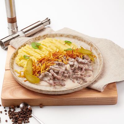 Бефстроганов с пюре в 3952 по цене 690 ₽