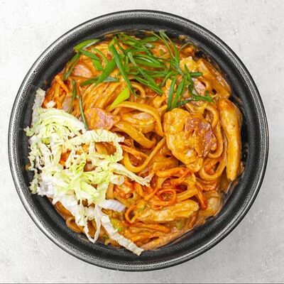 Wok №8 Яичная с копченостями в Пингви суши по цене 395 ₽