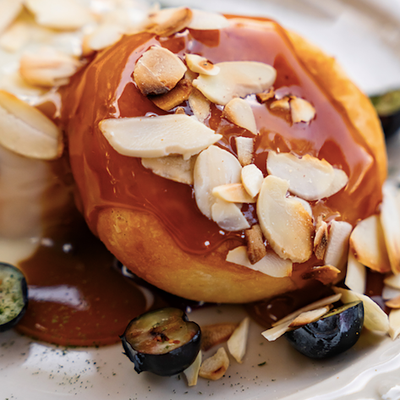 Сырники х 2 с карамелью в Теория Гастробар по цене 488 ₽