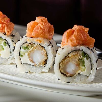 Ролл спайси лосось в Качуко по цене 620 ₽