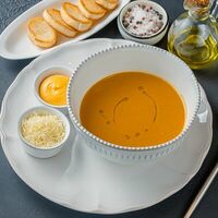 Рыбный суп с шафраном в Cafe Imperial