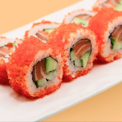 Ролл Калифорния с лососем в Sia bar по цене 1010 ₽