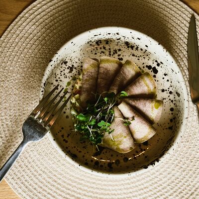 Оливье с языкомв En Ferio по цене 450 ₽