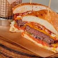 Бургер из мраморной говядины в Фокачча