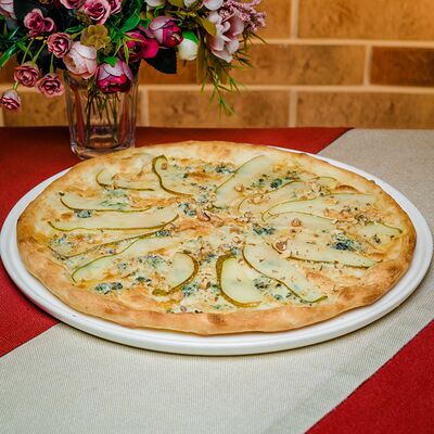 Pizza с грушей и горгонзолой в Пепперони по цене 510 ₽
