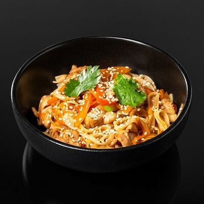 Удон с курицей в соусе терияки в Бейкер суши по цене 499 ₽
