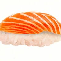 Суши с лососем в Redwok