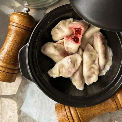 Вареники с вишней в Легенда по цене 490 ₽