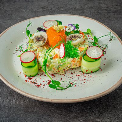 Салат оливье с форелью и авокадов Поляна по цене 870 ₽