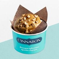 Микс-ролл Арахис с карамелью в Cinnabon