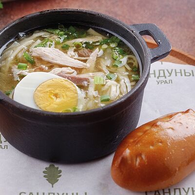 Суп из петуха с домашней лапшой в Сандуны Урал по цене 690 ₽