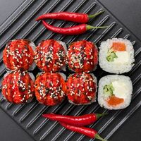 Запеченный ролл с лососем Спайси в Моремания Food