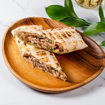 Шаурма с курицей в Ресторан Батони по цене 530 ₽