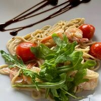 Паста с креветкой в сливочном соусе в Чиполетти