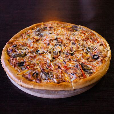 Пицца комбинированнаяв Chill Zone по цене 760 ₽