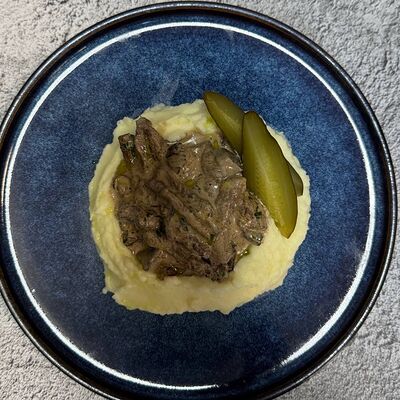 Бефстроганов с лесными грибами в Гастропапы по цене 990 ₽