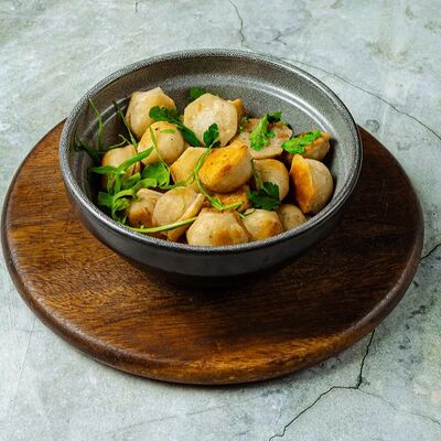 Пельмени жареные со сметаной в Moloko по цене 480 ₽