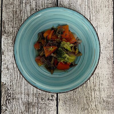 Тушеные овощи в Луна Рыба по цене 255 ₽