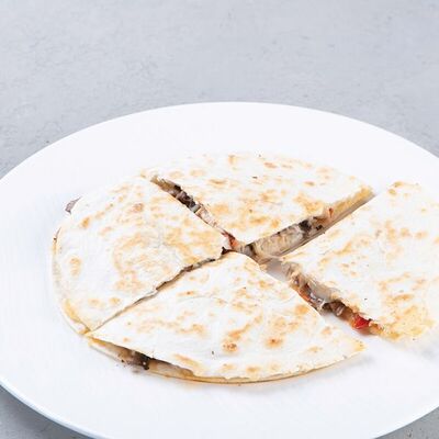 Кесадилья с курицей в Кофемания ХП! по цене 790 ₽