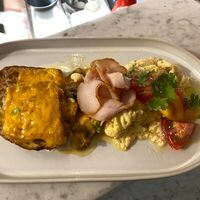 Фирменный завтрак 12 в 12 kitchen & wine