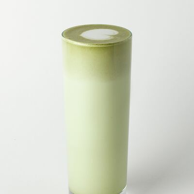 Матча-латте Medium в Surf Coffee x Element по цене 335 ₽