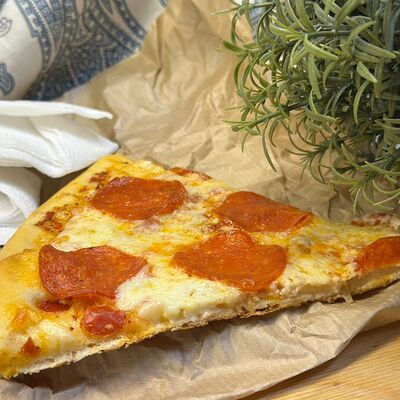 Пицца с пеперони в МакоФФка Вкуса по цене 155 ₽