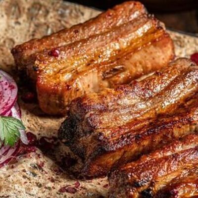 Свиная грудинка на мангале в Чудо Блюдо по цене 410 ₽