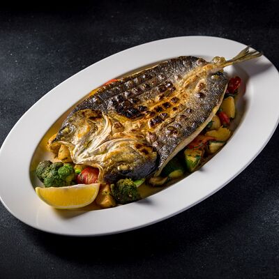 Сибас батерфляй с овощами по домашнему в Шале Берёзка по цене 4600 ₽