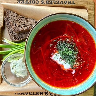 Борщ в Travelers Coffee по цене 549 ₽