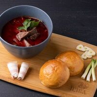 Борщ с пампушками в Изба