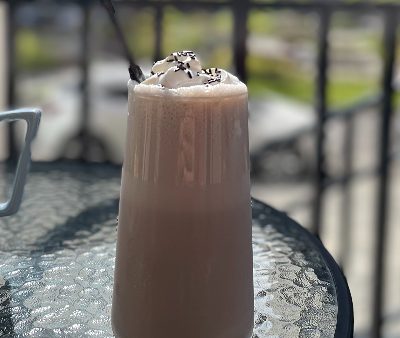 Милкшейк Клубничный в Кофе-брейк по цене 340 ₽