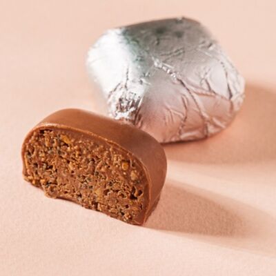 Пралине с кунжутом в Круассан-кафе по цене 135 ₽