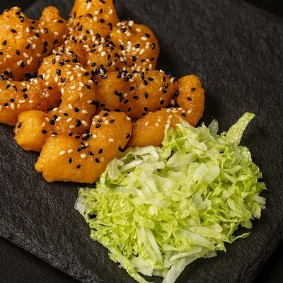 Креветки темпура в соусе свит чили в True Cost по цене 565 ₽