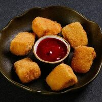 Камабер с клюквенным соусом в Smoky People