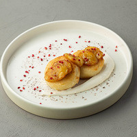 Сырники с жареным карамелизированным бананом в Диккенс