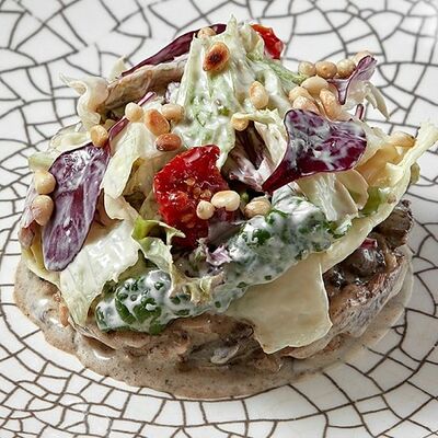 Альпийский теплый салат в Линдерхоф по цене 895 ₽