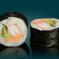 Маки острая креветка с огурцом в Sushi tanaka